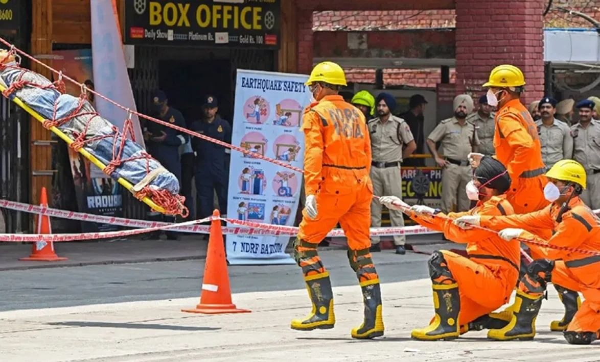 पंजाब-हरियाणा सह 6 राज्यात मॉक ड्रील, ब्लॅकआऊटने पाकिस्तानात हडकंप