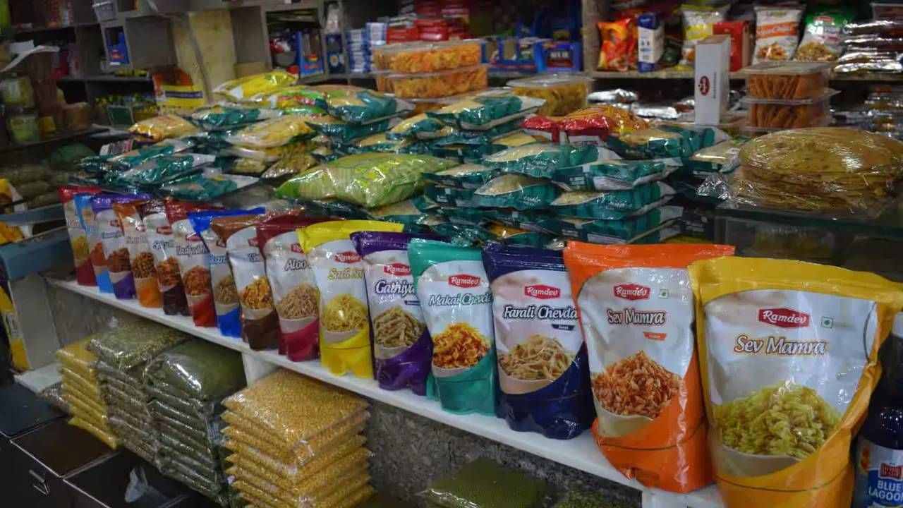 गुजरात आणि राजस्थानमध्ये, मोदी आडनाव सामान्यतः वैष्णव, ओबीसी किंवा व्यावसायिक समुदायांमध्ये आढळते.