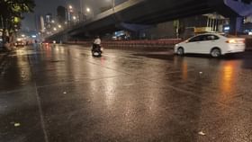 मुंबईसह राज्यात अवकाळी पाऊस, मध्य रेल्वे विस्कळीत, वीज पुरवठा खंडीत