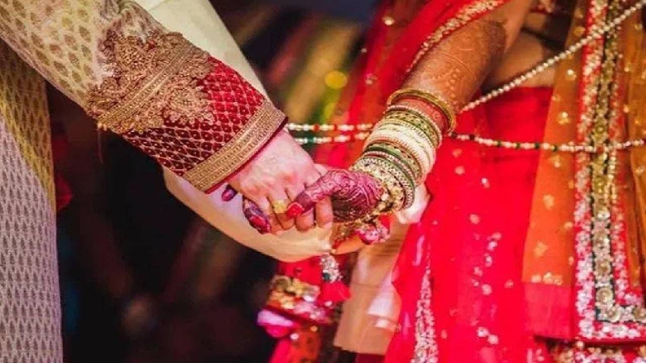 तिरुमनंचेरी मंदीर :  हे मंदीत तामुळनाडू येथे आहे. या मंदिराला भेट दिल्यानंतर वैवाहिक समस्या दूर होतात, असे म्हटले जाते. लग्न होत नसेल तरीदेखील अनेकजण या मंदिराला भेट देतात. 