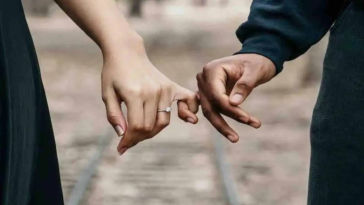 तिरुमाला मंदीर : वेगवेगळ्या इच्छा पूर्ण व्हाव्यात यासाठी देशभरातील लोक तिरुमाला मंदिराला भेट देतात. अनेकजण येथे येऊन लग्न करतात.  