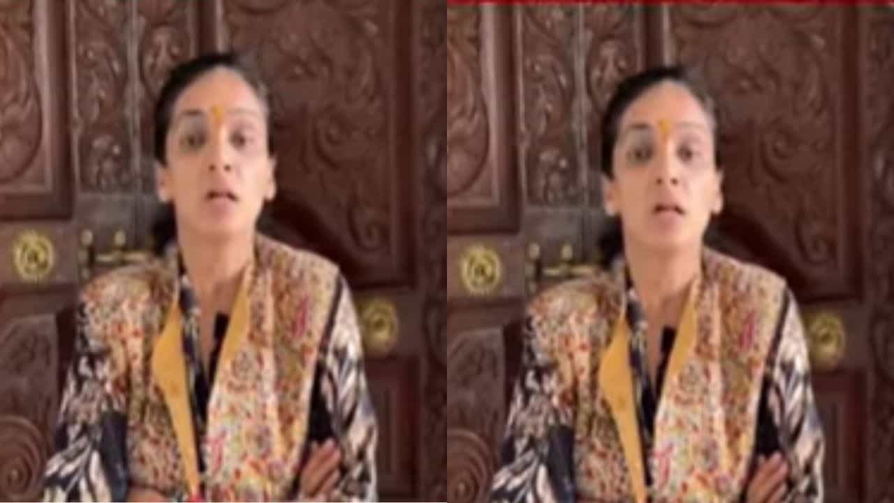 Nilesh Chavan : नरकात जरी गेला असता तरी त्याला; निलेश चव्हाणच्या अटकेवर रुपाली ठोंबरेंची प्रतिक्रिया Nilesh Chavan : नरकात जरी गेला असता तरी त्याला; निलेश चव्हाणच्या अटकेवर रुपाली ठोंबरेंची प्रतिक्रिया