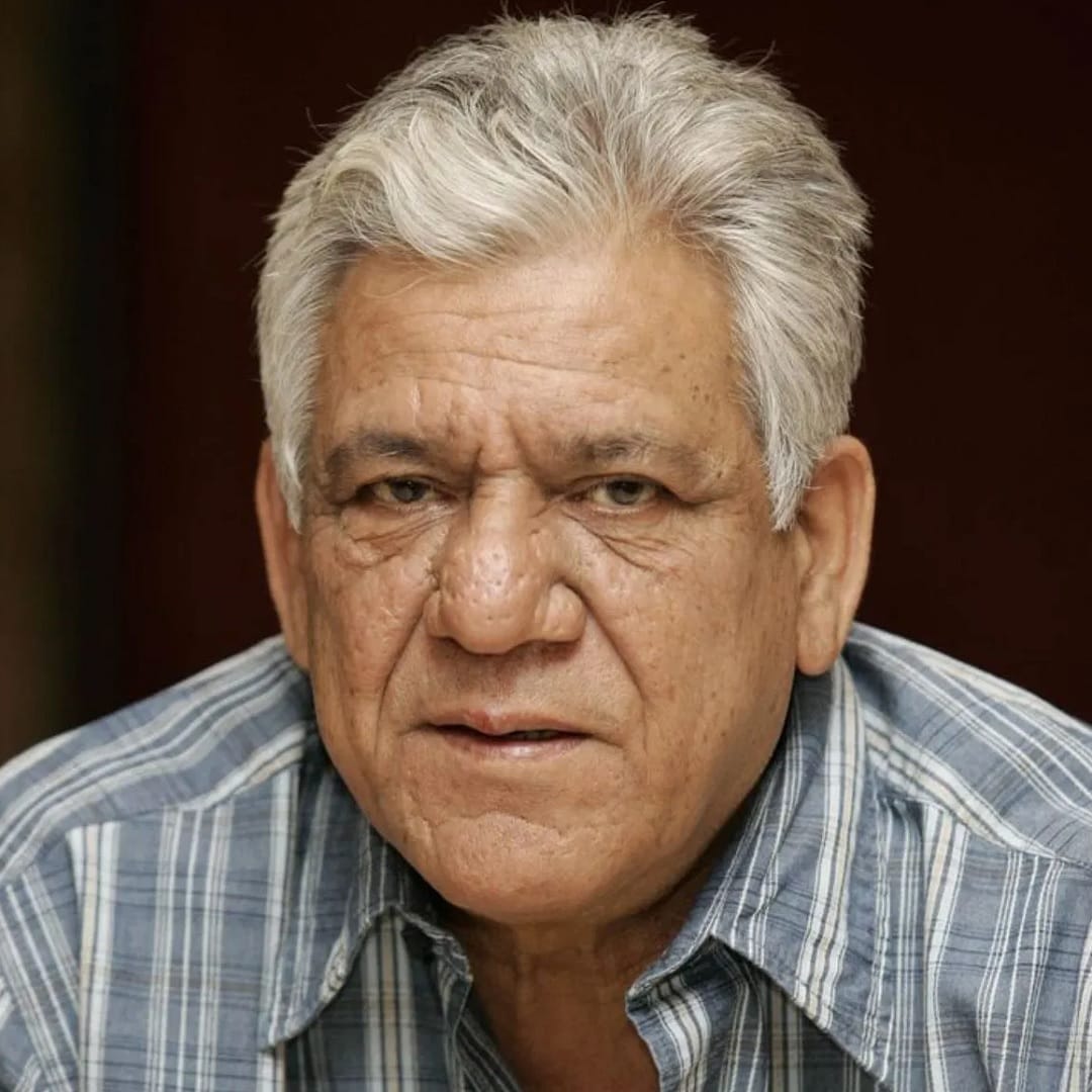 हिंदी चित्रपटांसोबतच, ओम पुरी यांनी पाकिस्तानी चित्रपटांमध्येही आपल्या दमदार अभिनयाने स्वतःची ओळख निर्माण केली आहे. ओम पुरी यांनी 'अॅक्टर इन लॉ' या चित्रपटातून पाकिस्तानी चित्रपटांमध्ये पदार्पण केले. या चित्रपटात तिने सुखियाची भूमिका साकारली होती.