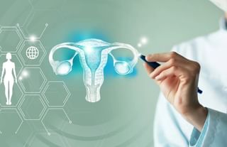 Ovarian Cancer: गर्भाशयाचा कर्करोग म्हणजे काय? 'ही' लक्षणे काय असतात.