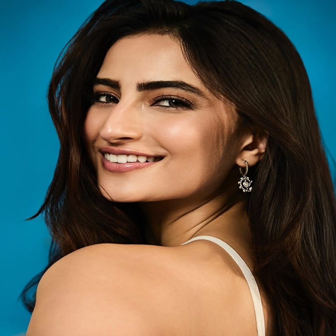 अभिनेत्री श्वेता तिवारी हिची लेक आणि अभिनेत्री पलक तिवारी कायम तिच्या खासगी आणि प्रोफेशनल आयुष्यामुळे चर्चेत असते. पण आता पलक तिच्या काही फोटोंमुळे चर्चेत आली आहे.