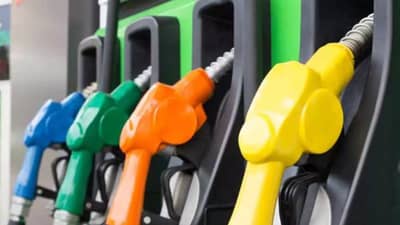 पेट्रोल-डिझेलच्या उत्पादन शुल्कात वाढ, सरकारच्या या निर्णयाचा ग्राहकांवर काय होणार परिणाम?