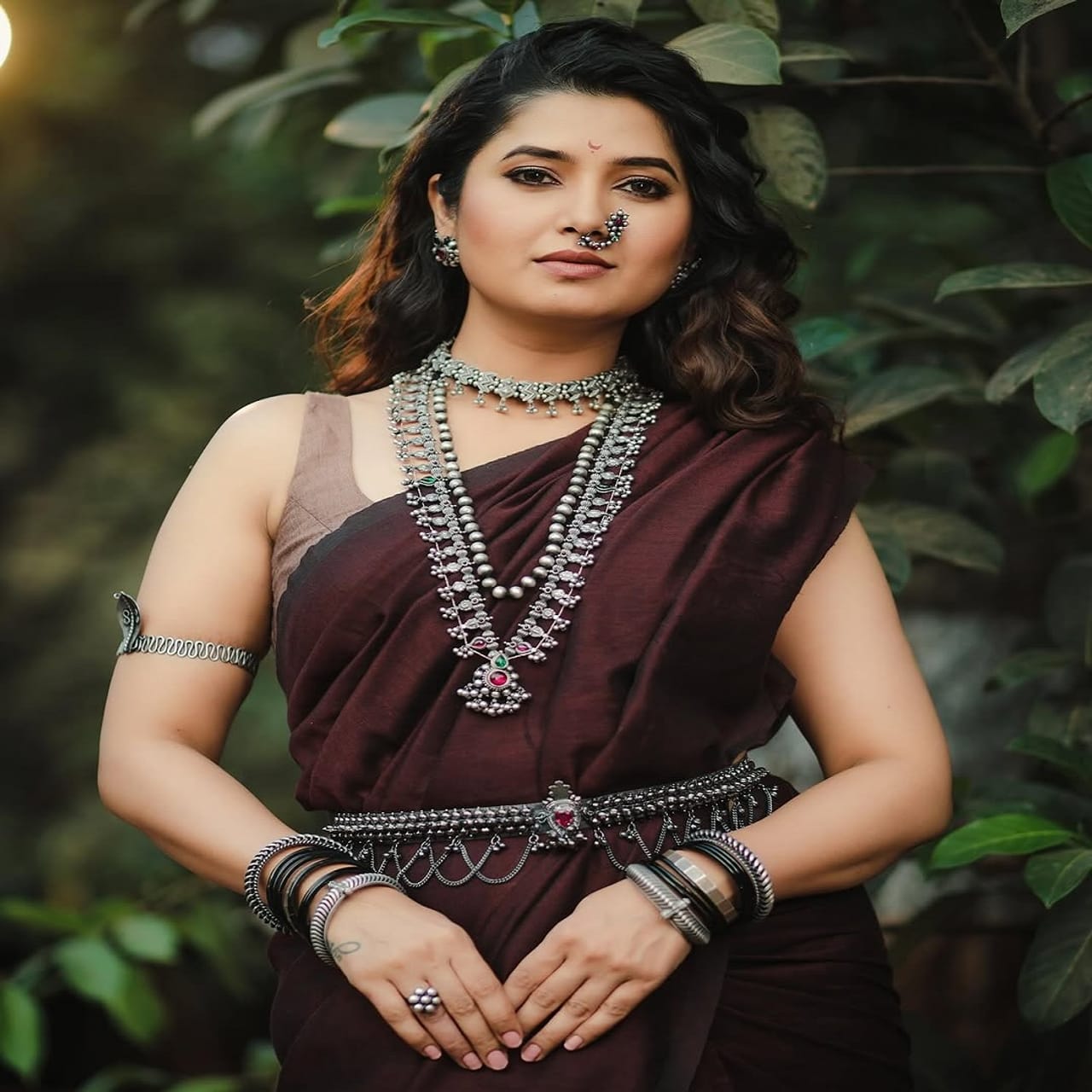 अभिनेत्री प्राजक्ता माळी हिने काही खास फोटो सोशल मीडियावर शेअर केलेत. सध्या प्राजक्ताने फोटो सोशल मीडियावर तुफान व्हायरल होत आहेत. अभिनेत्री फोटो पोस्ट करत कायम चाहत्यांना फॅशन गोल्स देत असते.