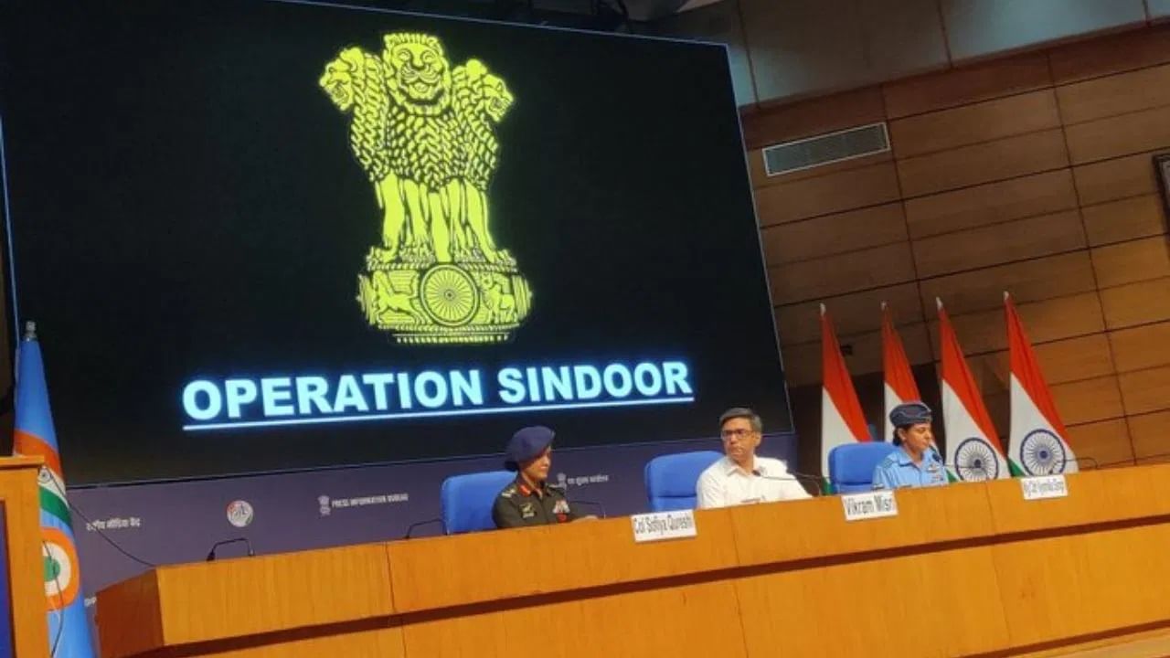 सोफिया कुरेशी यांची बहीण शायना कुरेशी यांचं मुंबईत एक प्रॉडक्शन हाऊस आहे. ज्यामध्ये अनेक चित्रपट आणि जाहिरातींची निर्मिती केली जाते.