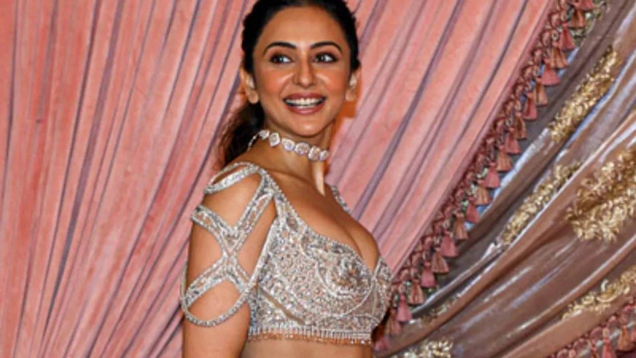 रकूल प्रीत सिंगने एप्रिल 2024मध्ये हैद्राबाद, चेन्नई, बंगळुरू आणि पुण्यात आऊटलेटसह स्वत:चं रेस्टॉरंट सुरू केलं आहे. पारंपारिक केळ्याच्या पानावर देण्यात येणारा रागी डोसा आणि जुन्नू सारखे पदार्थ हे या रेस्टॉरंटचं वैशिष्ट्ये आहे. 