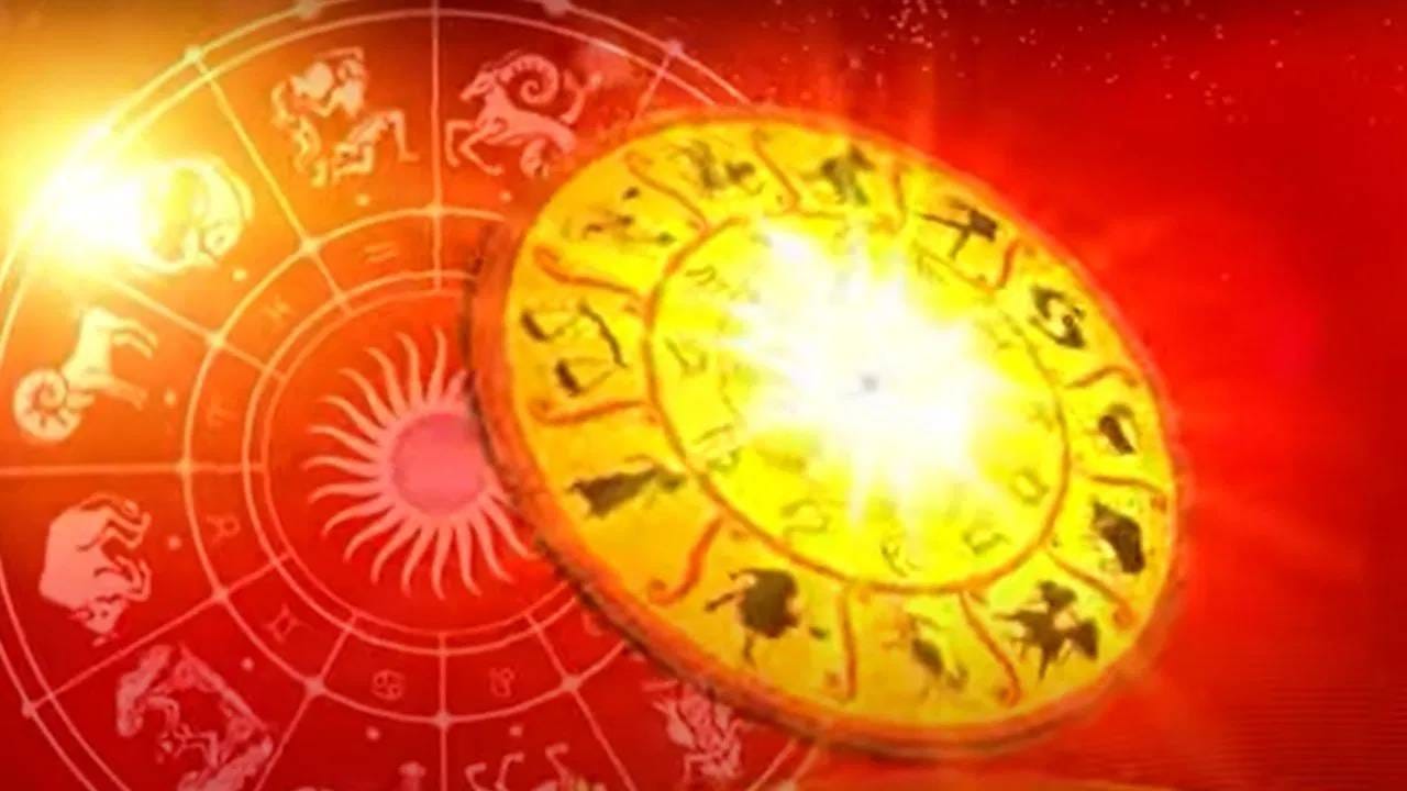 मंगळ ग्रहाच्या या स्थितीमुळे मेष, कर्क, सिंह, मकर या चार राशींनी आगामी 52 दिवस विशेष काळजी घेणे गरजेचे असल्याचे सांगितले जात आहे. 