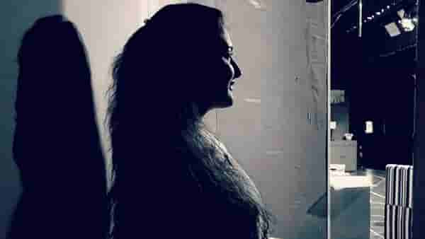 बहाण्याने बोलावलं आणि गुंगीचं औषध देऊन..., प्रसिद्ध अभिनेत्रीसोबत घडलेली धक्कादायक घटना