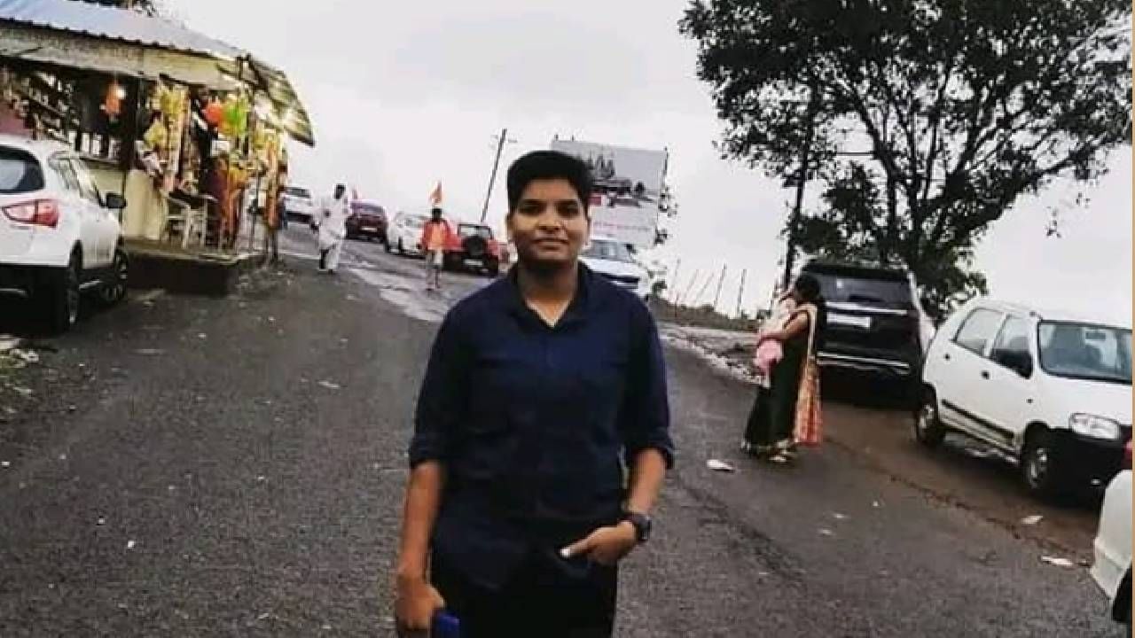 अतिशय तंदुरुस्त व दररोज व्यायाम करणाऱ्या व राज्यस्तरावर कुस्ती खेळणाऱ्या एका तरुणीचा मृत्यू झाल्याने शहरात हळहळ व्यक्त केली जात आहे.