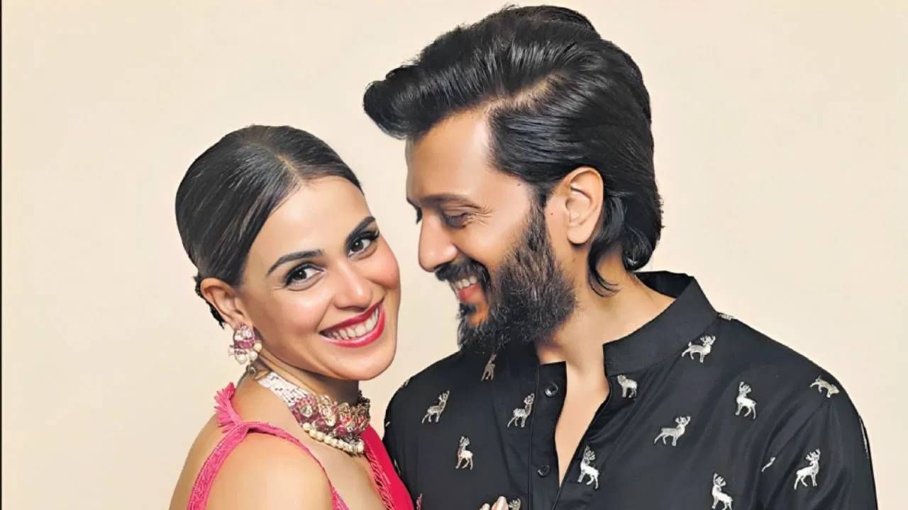 रितेश देशमुख-जेनेलिया डिसुजा : रितेश आणि जेनेलिया हे त्यांच्या चाहत्यांमध्ये सर्वात क्यूट जोडपं म्हणून ओळखले जातात. ते दोघेही एकमेकांबद्दल अपार प्रेम दाखवतातच, पण मैत्री, विश्वास आणि सर्वात महत्त्वाचे म्हणजे आदरही दाखवतात. रितेश आणि जेनेलिया एकमेकांसोबत मजेदार रील देखील बनवतात आणि त्यांचे प्रेम व्यक्त करण्यासाठी कोणतीही संधी सोडत नाहीत.