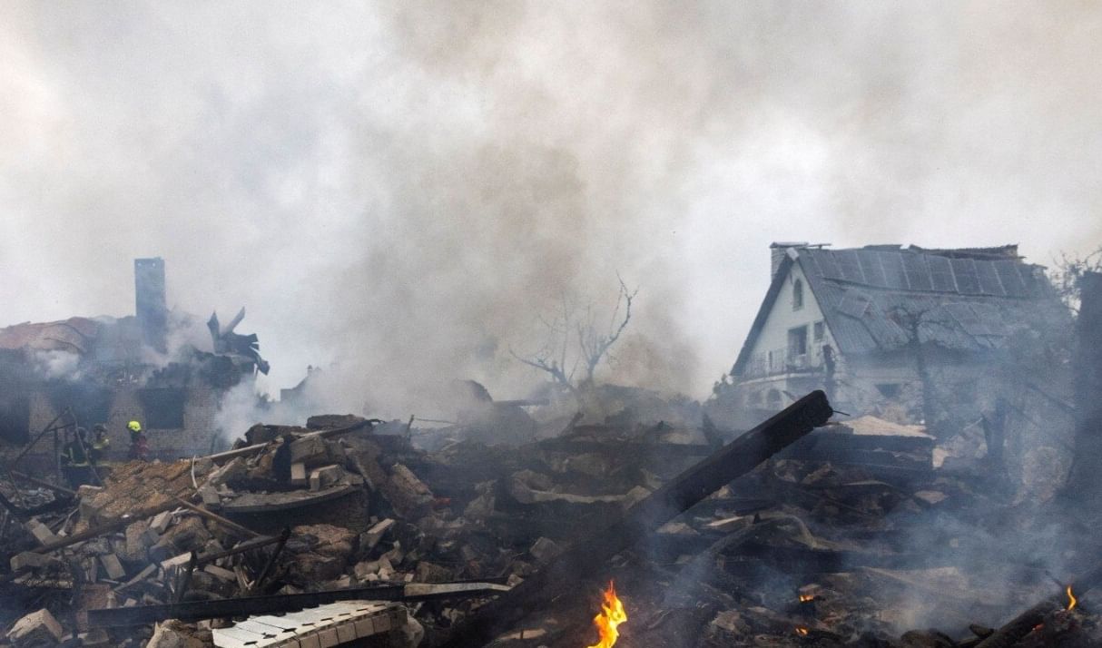 रशियाचा युक्रेनवर आतापर्यंतच सर्वात मोठा हवाई हल्ला, १३ जणांचा मृत्यू रशियाचा युक्रेनवर आतापर्यंतच सर्वात मोठा हवाई हल्ला, १३ जणांचा मृत्यू