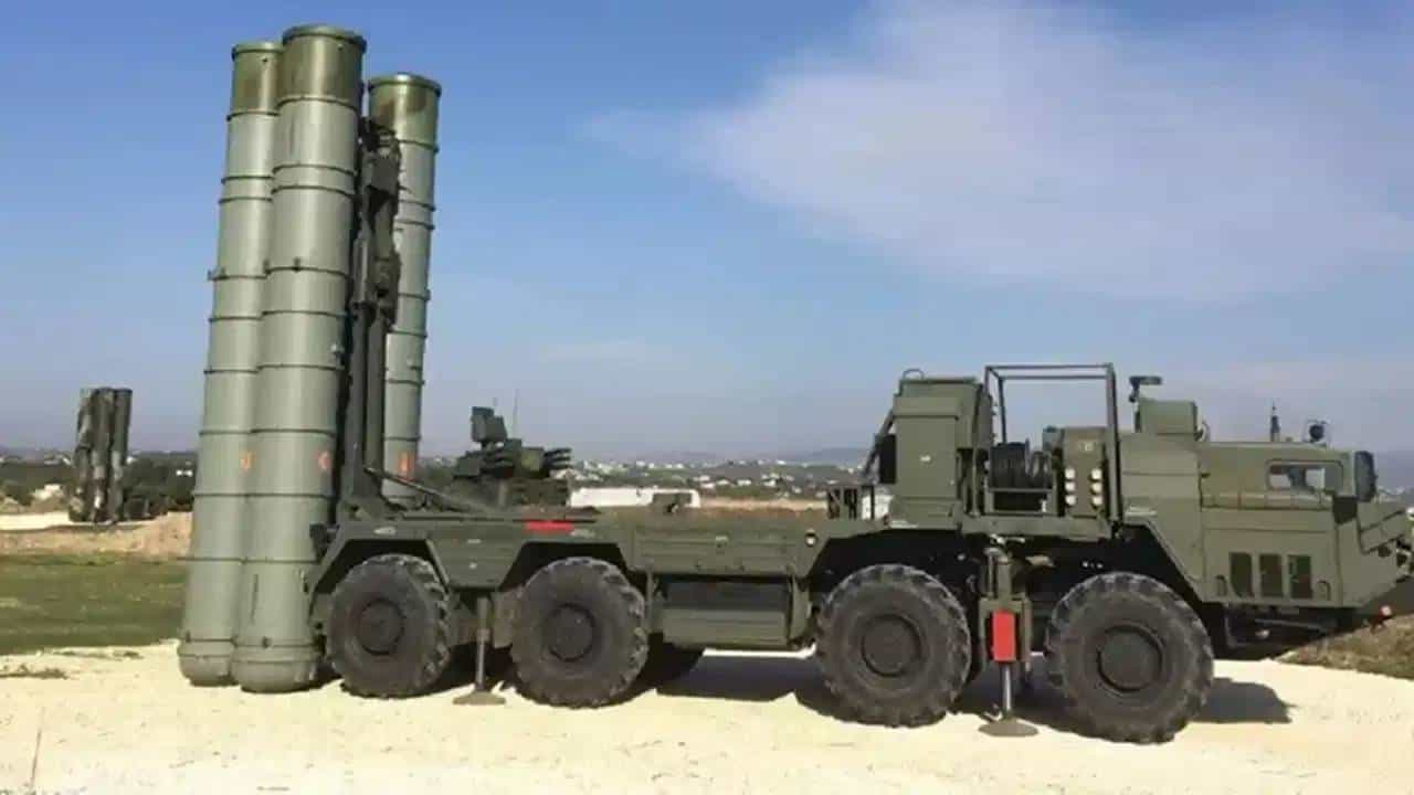S-400 : पाकचे हल्ले परतवून लावणाऱ्या S-400 चे मिसाइल डागण्यासाठी खर्च किती ?आकडा ऐकून म्हणाल...
