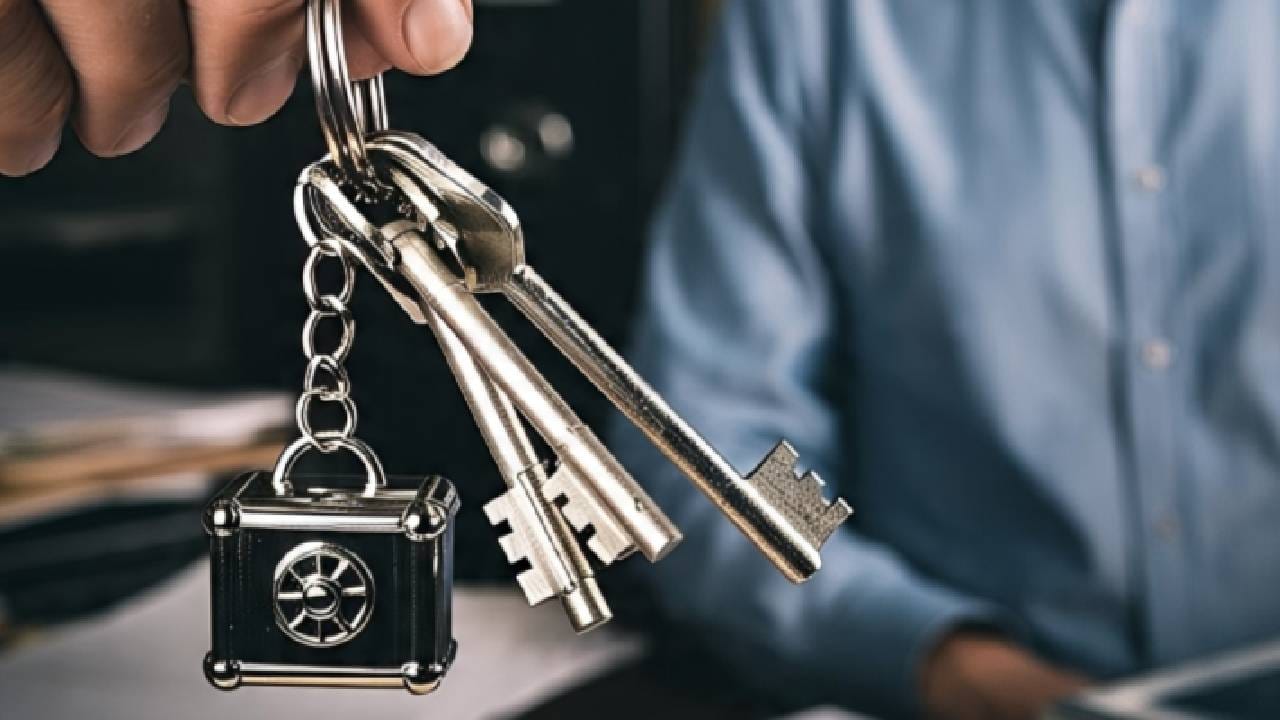 दरम्यान, घरात तिजोरीची चावी नेमकी कुठे असावी, याचेही काही नियम आहेत. (फोटो सौजन्य- मेटा एआय)