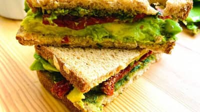 Paneer Tikka Sandwich : मुलांच्या टिफिनसाठी चवदार आणि हेल्दी पर्याय, बनवा काही मिनिटांत