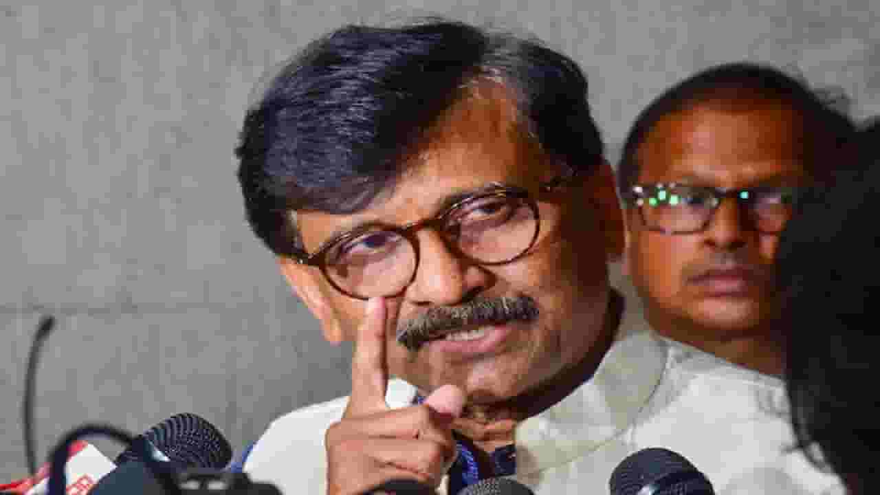 Prasad Lad : संजय राऊत उलट्या पायाचे बांडगुळ, शरद पवारांच्या घरात भांडी घासण्याचं त्यांचं काम... भाजपच्या नेत्याचा घणाघात