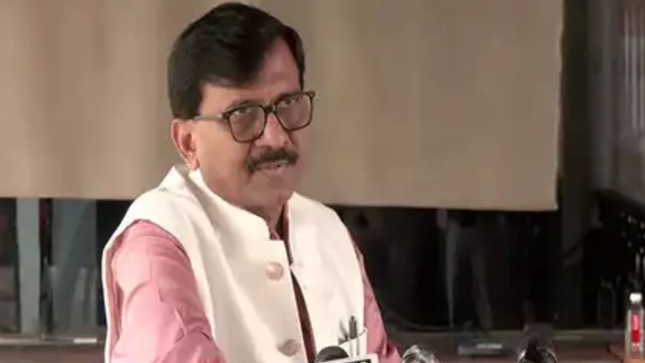 Sanjay Raut : म्हणून कोणी गटाराचं पाणी पित नाही, राऊतांचा सुप्रिया सुळेंना टोला