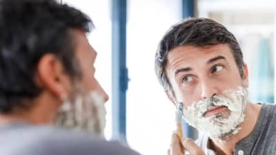 उन्हाळ्यात दाढी करताना पुरुषांनी लक्षात ठेवा या 5 महत्त्वाच्या गोष्टी