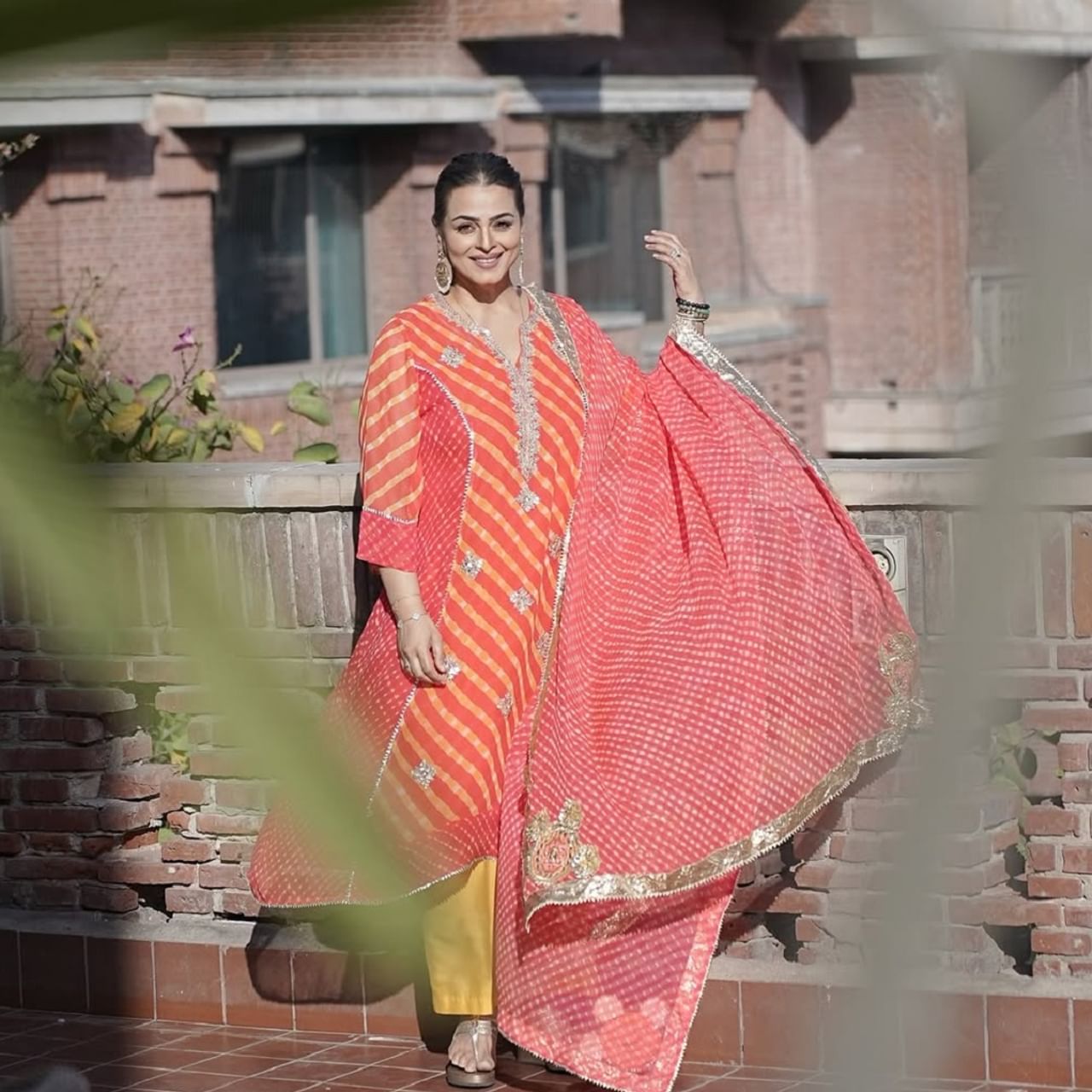 'बिग बॉस 18' फेम स्पर्धक आणि अभिनेत्री शिल्पा शिरोडकर हिला कोरोना झाला आहे. सध्या अभिनेत्रीवर उपचार सुरु आहेत. 