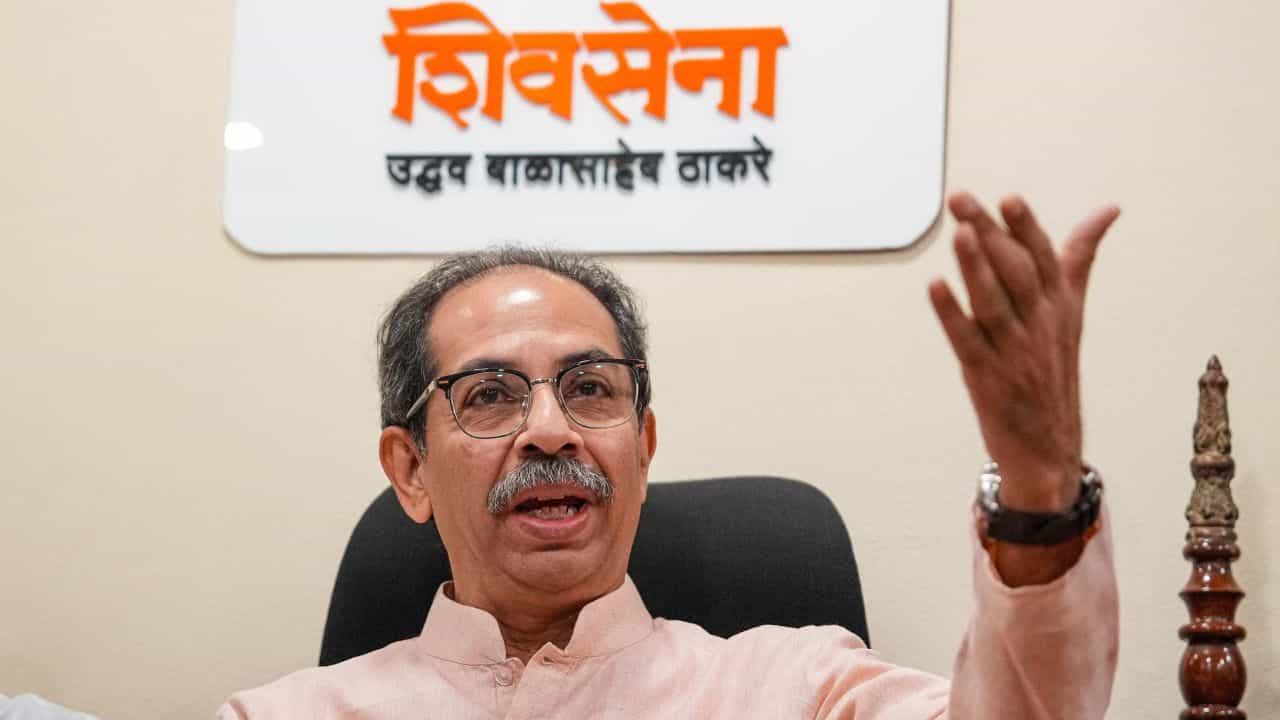 Uddhav Thackeray : हिंदी सक्ती नको... उद्धव ठाकरेंचे थेट आदेश, 'त्या' GR ची होळी करा अन्...