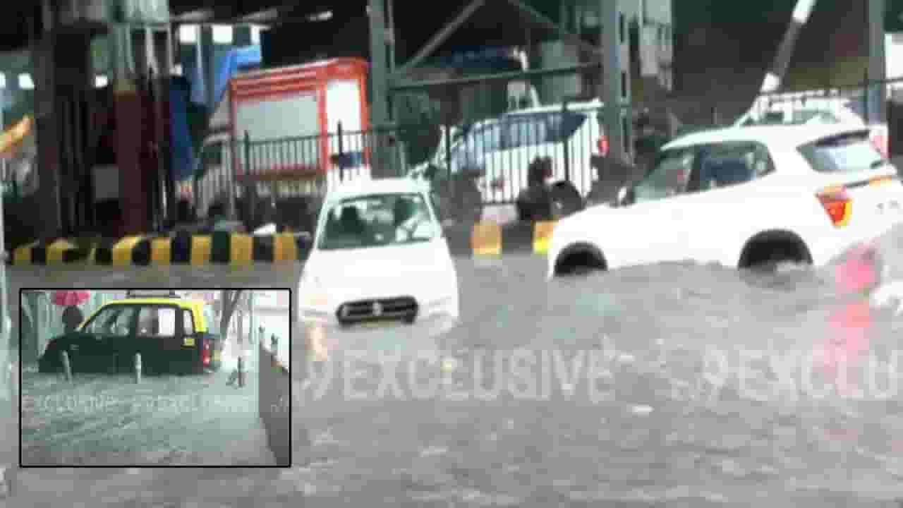 Mumbai Rain : सायन किंग्ज सर्कलमध्ये पावसाचा कहर, रस्त्याला नदीचं रूप; गुडघाभर पाणी अन् वाहनं लागली तरंगू...