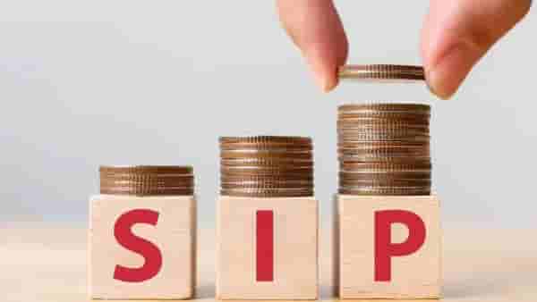 डेली SIP की मंथली SIP, कोणता चांगला पर्याय? जाणून घ्या
