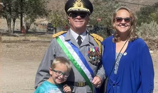  चाळीस वर्षांनंतरही  मोलोसियाने संपूर्ण जगात आपली स्वतंत्र ओळख बनवली आहे. यावरुन कळते की या छोट्याशा देशाचे महत्व त्याच्या क्षेत्रफळापेक्षा त्याचे विचार आणि आचारवर अवलंबून आहे.मोलोसिया हा खरोखरच एक अजब देश आहे.