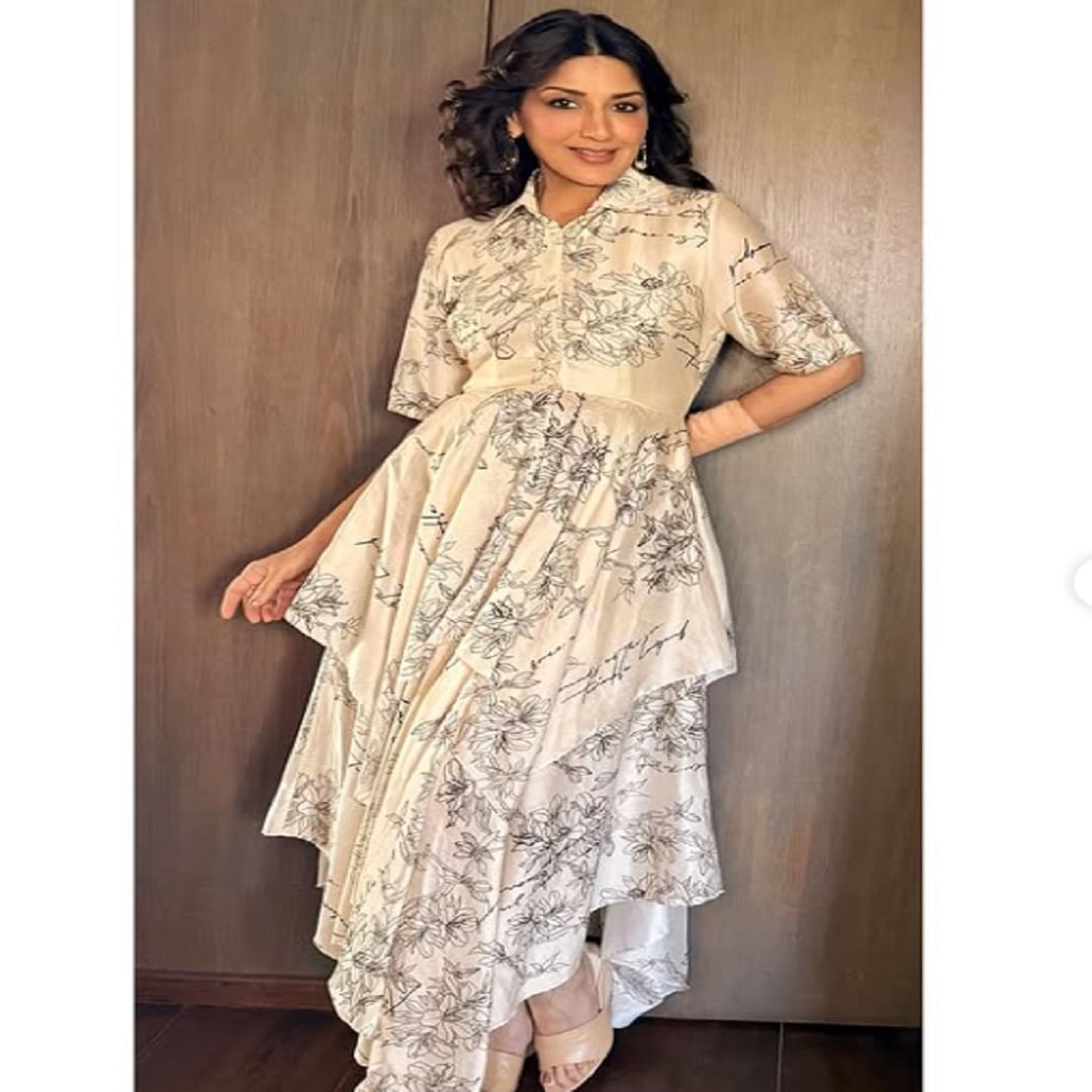 फोटो पोस्ट करत अभिनेत्रीने कॅप्शनमध्ये 'समर लूक' असं  लिहिलं आहे. अभिनेत्रीच्या फोटोंवर चाहते लाईक्स आणि कमेंटचा वर्षाव करत आहेत. 