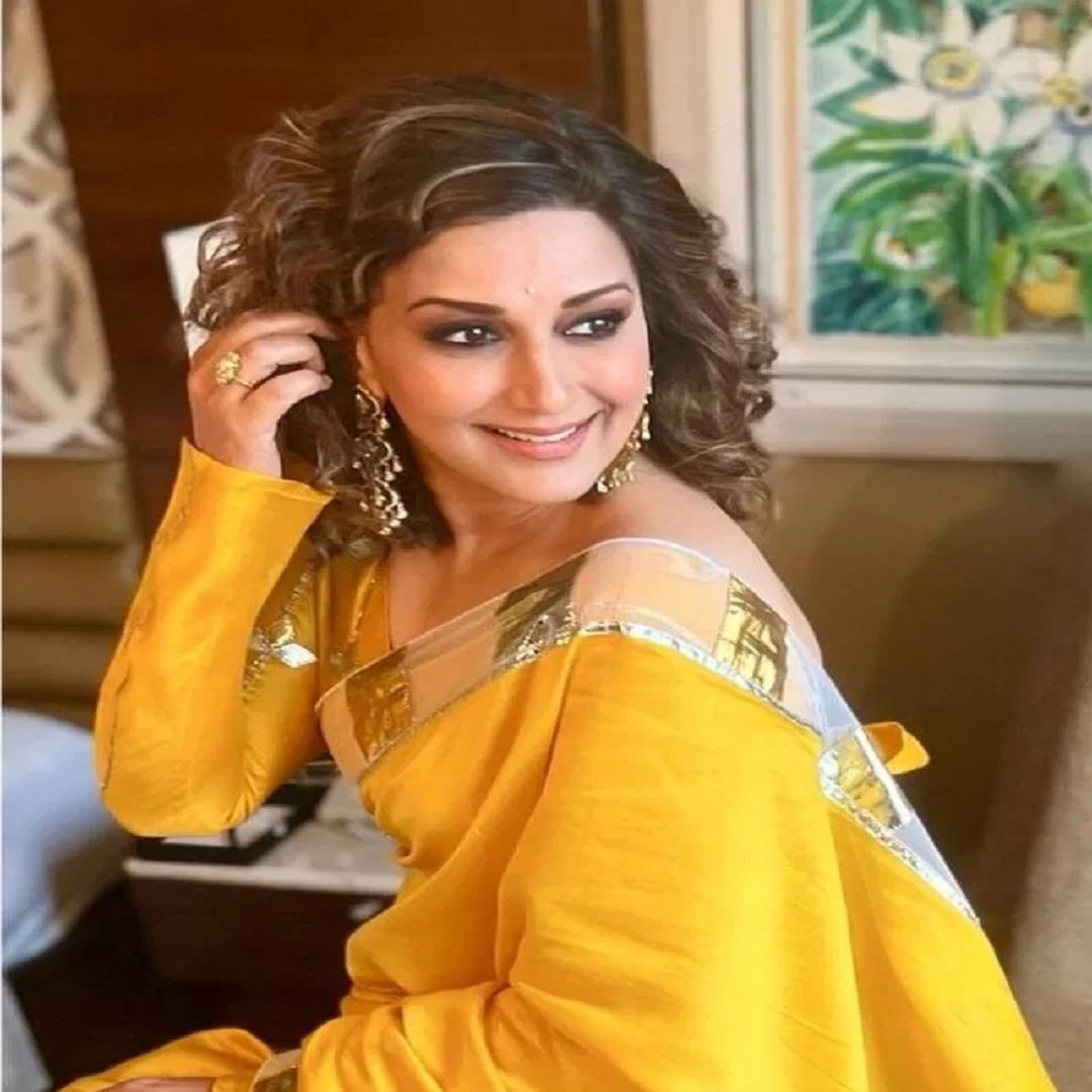 आजही सोशल मीडियावर सोनाली सक्रिय असते. पण आता सोनालीचे 90 च्या दशकातील काही फोटो आजही सोशल मीडियावर तुफान व्हायरल होत असतात.