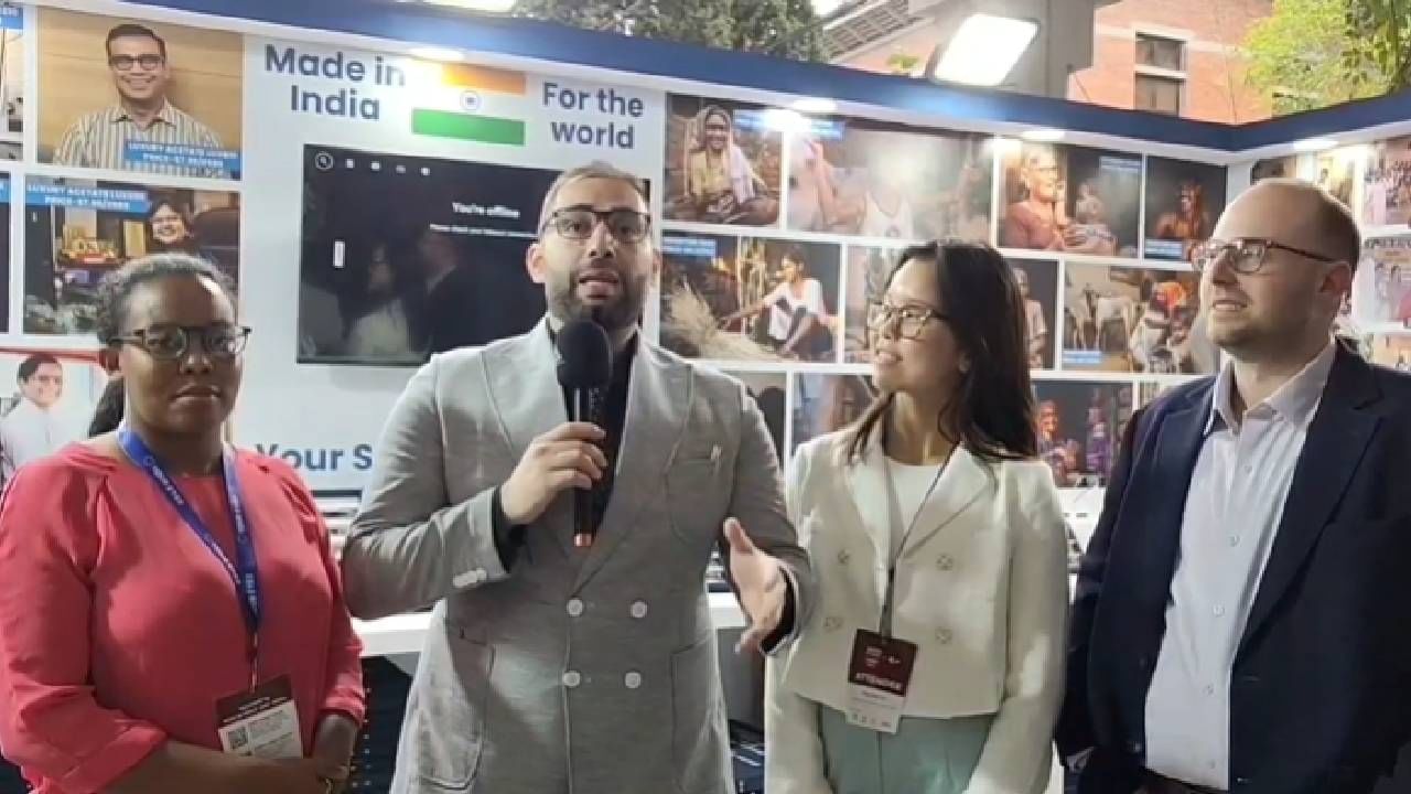 IAPB अध्यक्षा कॅरोलीन केसी, सीईओ पीटर हॉलंड, युनायटेड नेशन्सचे ॲम्बेसिडर वेबसन, WHO चे स्टुअर्ड किल यांनी साकीब गोरे यांच्या स्टॉलला भेट देऊन देवाभाऊ चष्मा हा जगातील सर्वात स्वस्त चष्मा असल्याचं जाहीर केलं.