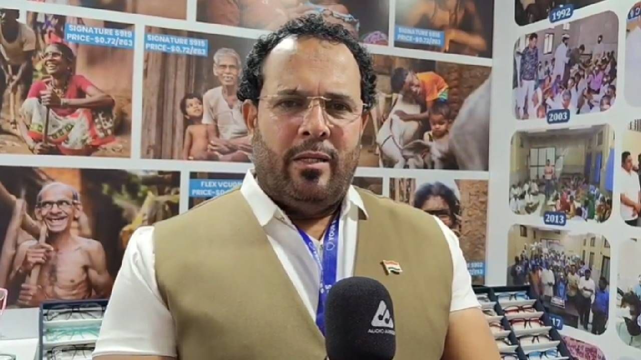 सध्याच्या घडीला जगभरात 1.1 अब्ज लोक चष्म्यापासून वंचित असून तळागाळातल्या लोकांपर्यंत हा चष्मा पोहचावा, या उद्देशानं साकिब गोरे यांनी संपूर्ण भारतीय बनावटीचा हा देवाभाऊ चष्मा बनवला आहे.