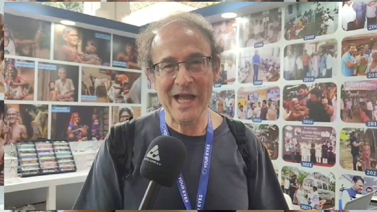 बदलापूरच्या व्हिजन फ्रेंड साकिब गोरे या सामाजिक संस्थेनं सादर केलेला 33 रुपयांचा 'देवाभाऊ' चष्मा आता अमेरिकेसह 140 देशांमध्ये पोहोचणार असून सर्वत्र त्याचीच चर्चा आहे.