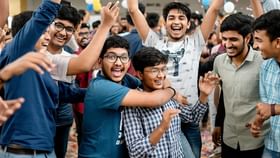 दहावीत नापास झालेल्यांना अकरावीत घेता येणार प्रवेश, पर्याय काय? दहावीत नापास झालेल्यांना अकरावीत घेता येणार प्रवेश, पर्याय काय?
