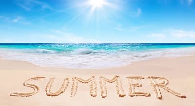 उन्हाळ्यात घराबाहेर पडताना या 4 वस्तू सोबत ठेवा, तिसरी विसरलीत तर तब्येत बिघडू शकते!