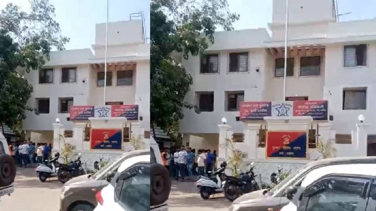 भालचंद्र नानू बिराडे (वय 49) असे मयत व्यक्तीचे नाव असून सकाळी साडेदहा वाजेच्या सुमारास भर रस्त्यात ही हत्या झाल्याने मुरबाड तालुक्यात खळबळ उडाली आहे.