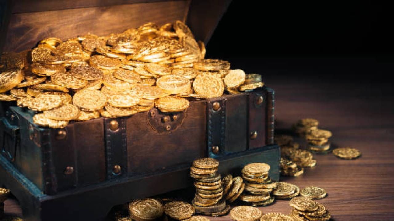 डोंगरात फिरायला गेले अन् अर्ध्या तासात करोडपती झाले? काय घडलं त्या माळरानावर?