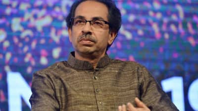 ठाकरे गटाला नाशिकमध्ये सर्वात मोठं भगदाड, बड्या नेत्याची सोडचिठ्ठी; एकनाथ शिंदेंच्या पक्षात प्रवेश