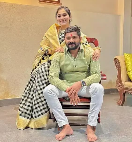 वैष्णवीच्या सासरच्या मंडळींनी तिच्या चारित्र्यावर संशय घेतल्याचे स्पष्टपणे नमूद केलेले आहे. तसेच वैष्णवीच्या सासरच्या मंडळींनी तिचे बाळही नाकारले होते, असाही आरोप वैष्णवीच्या वडिलांनी केलाय. 