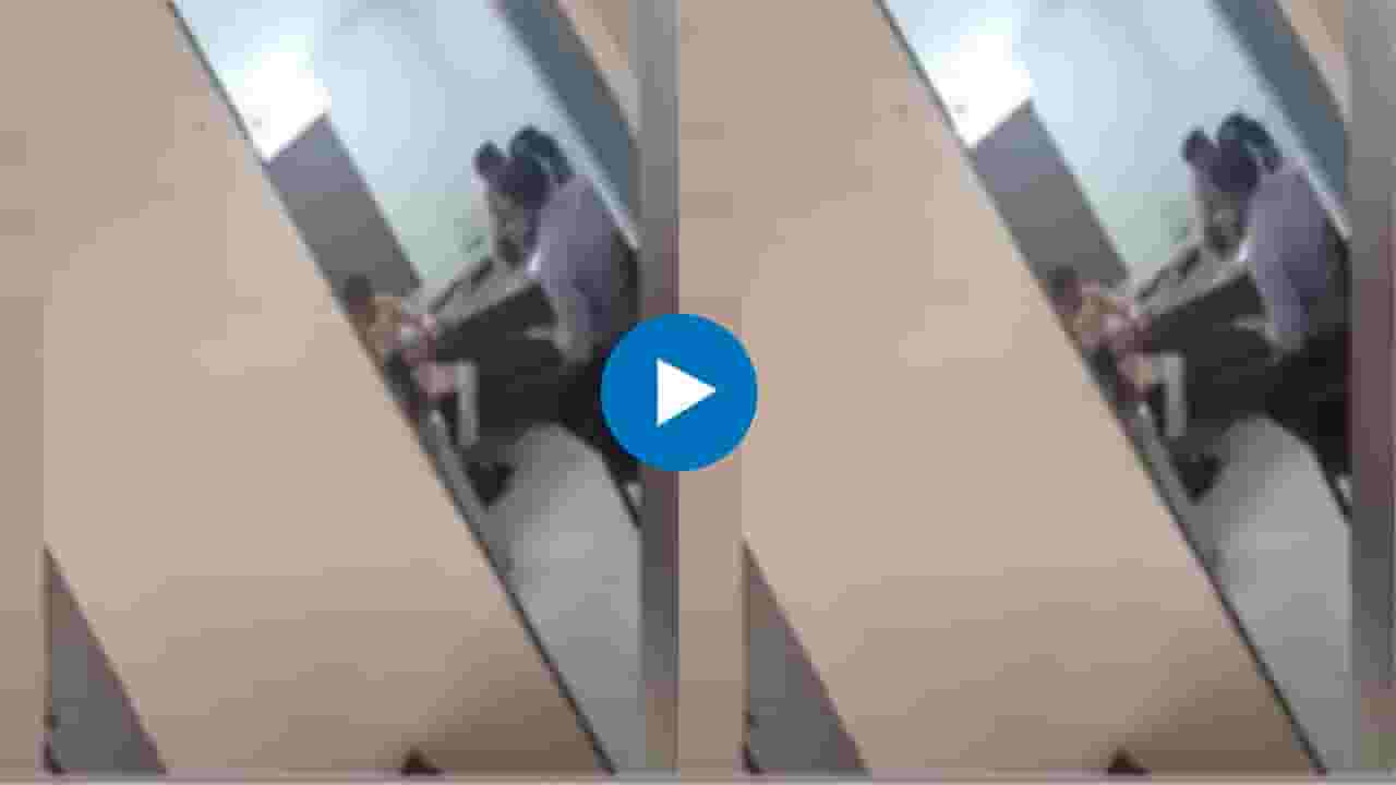 Vaishnavi Hagawane Case : वैष्णवी हगवणे प्रकरणी राजेंद्र हगवणेंच्या मित्राला चौकशीसाठी ताब्यात घेतलं Vaishnavi Hagawane Case : वैष्णवी हगवणे प्रकरणी राजेंद्र हगवणेंच्या मित्राला चौकशीसाठी ताब्यात घेतलं