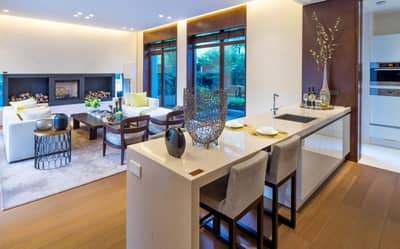 Home Vastu: घरामध्ये डायनिंग टेबल ठेवण्याची योग्य जागा कोणती? एका क्लिकवर मिळेल उत्तर...