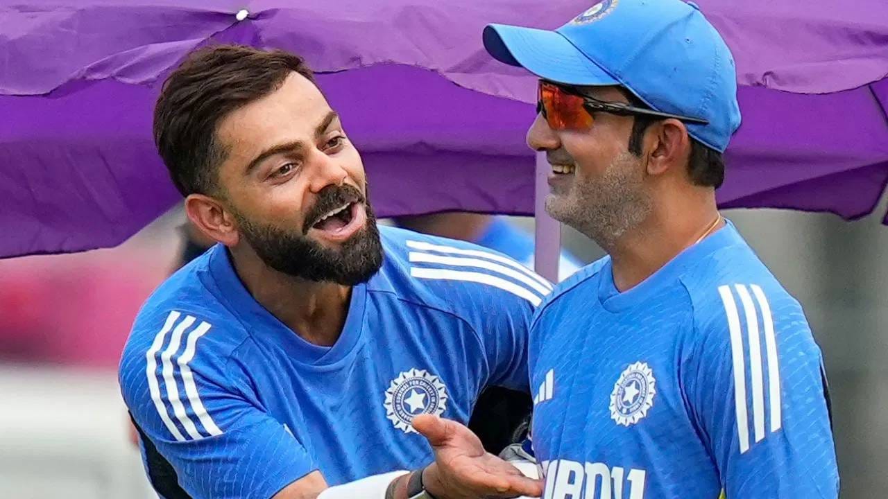 विराट आणि गौतम गंभीर हे दोघेही क्रिकेटच्या मैदानात अनेकदा आमनेसामने आलेले आहेत. हे दोघेही एकमेकांवर उघडपणे राग-राग करताना दिसलेले आहेत. विशेष म्हणजे त्यांची भांडणं सोडवण्यासाठी इतर खेळाडूंना मध्यस्था करावी लागलेली आहे. 