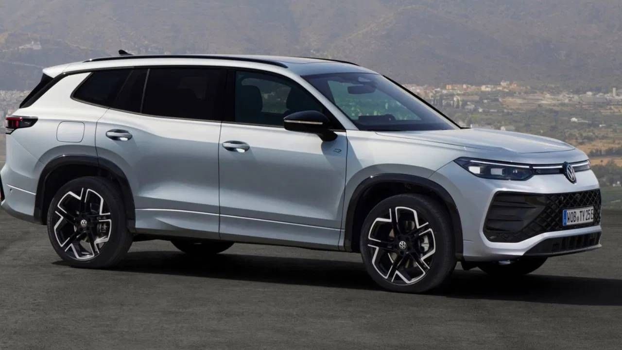 फॉर्च्युनर खरेदी करायची आहे का? ‘या’ SUV ने दिली टक्कर, किंमतही कमी, जाणून घ्या फॉर्च्युनर खरेदी करायची आहे का? ‘या’ SUV ने दिली टक्कर, किंमतही कमी, जाणून घ्या