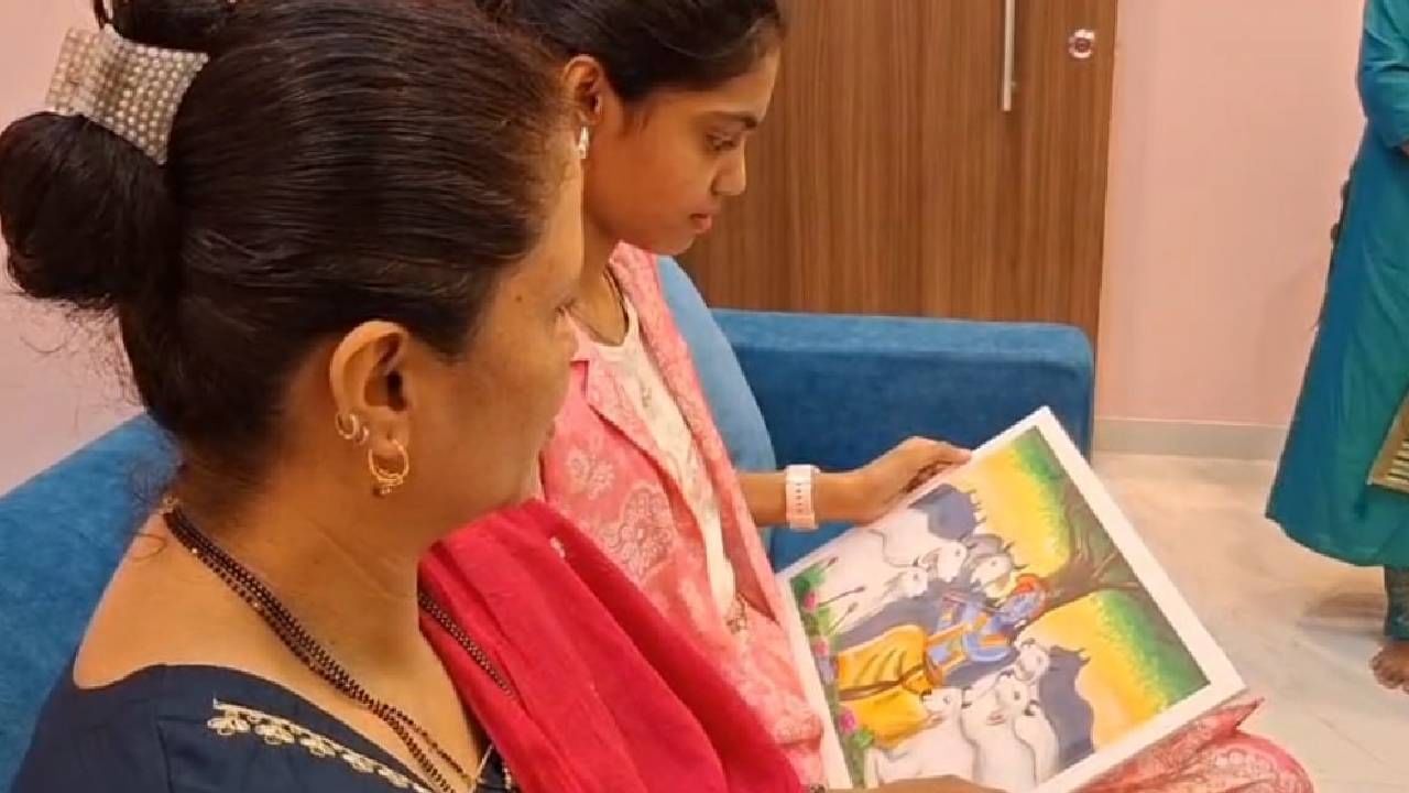 यशस्वीला अभ्यासाबरोबरच चित्रकलेचीही विशेष आवड आहे. ती घरी बसून वेळ मिळेल तसा स्केचिंग आणि रंगकाम करते.