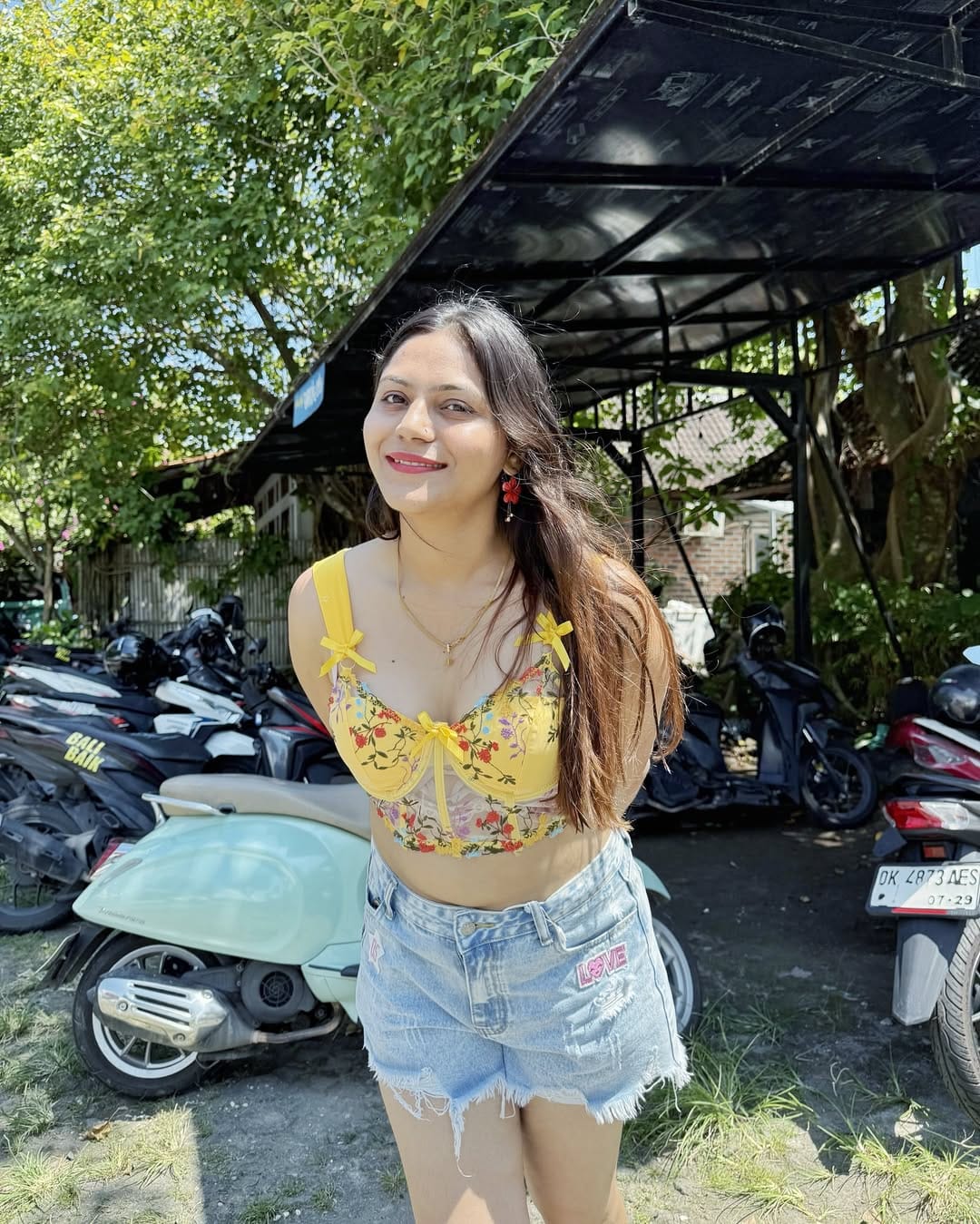  तिने आतापर्यंत शत्रूराष्ट्राला कोणती माहिती दिलेली आहे, तसेच त्यातून तिला कोणता आर्थिक लाभ मिळाला, याचीही माहिती घेतली जात आहे.  