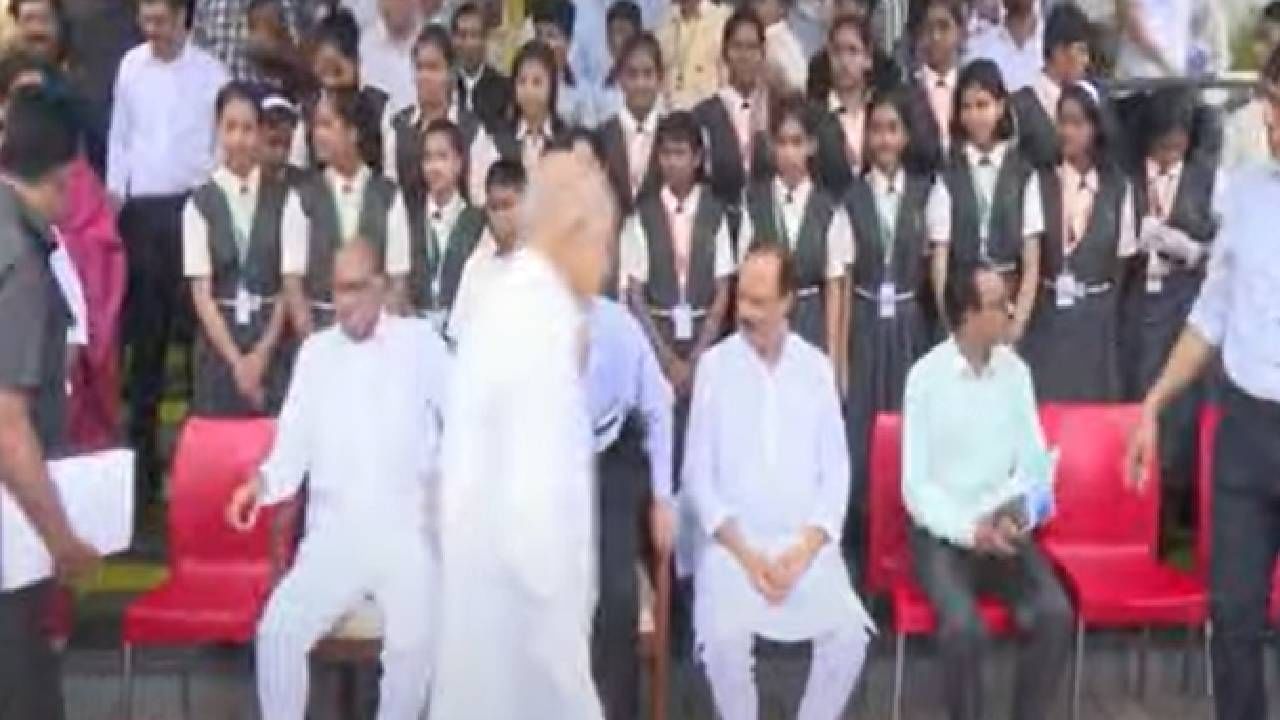 ॲग्रीकल्चरल डेव्हलपमेंट ट्रस्ट, बारामती इथल्या सायन्स अँड इनोव्हेशन सेंटर (सायन्स पार्क) याची राजीव गांधी सायन्स अँड टेक्नॉलॉजी कमिशन, मुंबई यांच्यामार्फत अत्याधुनिक तंत्रज्ञानावर आधारित टेक्नॉलॉजी डेमोस्ट्रेशन प्रोजेक्टसाठी निवड करण्यात आली आहे.