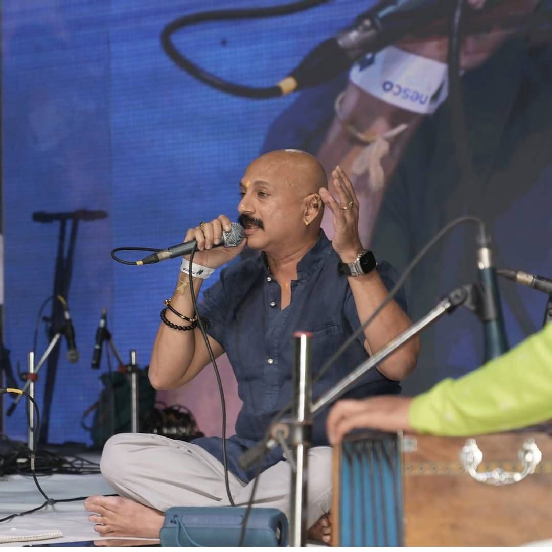 अमोल यांच्या पत्नी प्रेरणा बावडेकर यांनी दिलेल्या माहितीनुसार, हॉस्पिटलमध्ये दाखल केल्यावरही बावडेकर यांनी डॉक्टरांना विनंती केली की, "मला फक्त तीन तासांची परवानगी द्या. मी प्रयोग करून येतो आणि मग तुम्ही माझी शस्त्रक्रिया करा."
