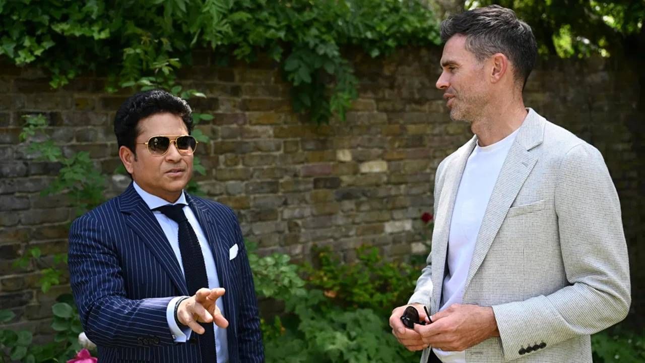 पूर्वी ही ट्रॉफी पतौडी ट्रॉफी म्हणून ओळखली जात होती पण आता विजेत्या संघाच्या कर्णधाराला पतौडी पदक दिले जाईल. इंग्लंड आणि वेल्स क्रिकेट बोर्ड आणि भारतीय क्रिकेट नियामक मंडळ यांच्या संयुक्त पुढाकाराने असा निर्णय घेण्यात आला. (फोटो-GETTY IMAGES)