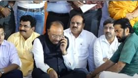 अन् बच्चू कडू यांच्या पत्नी संतापल्या, म्हणाल्या तेव्हा तुमच्या.... अन् बच्चू कडू यांच्या पत्नी संतापल्या, म्हणाल्या तेव्हा तुमच्या....